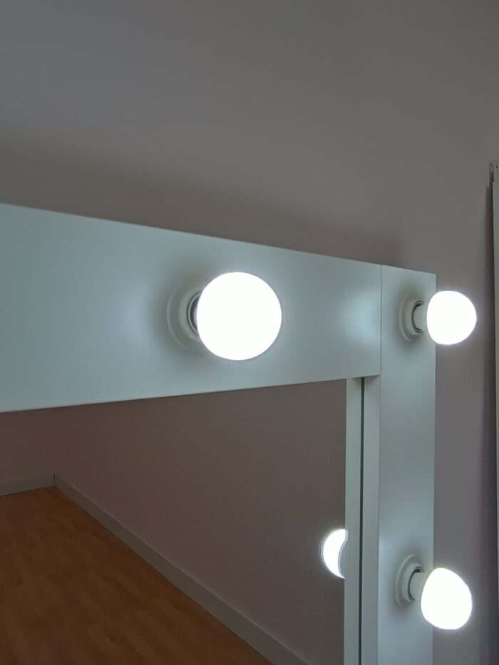 vanity table with mirror