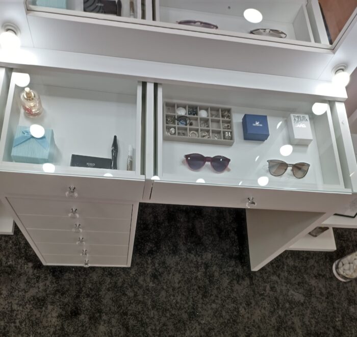 makeup vanity desk