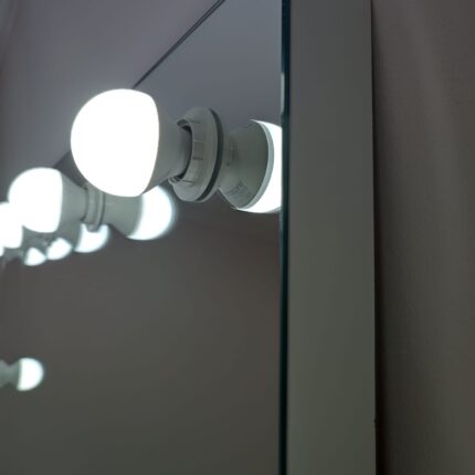 Frameless mirror