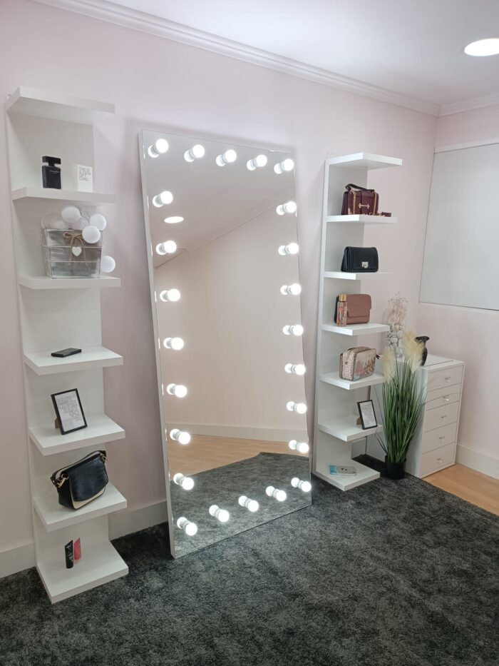 Frameless mirror