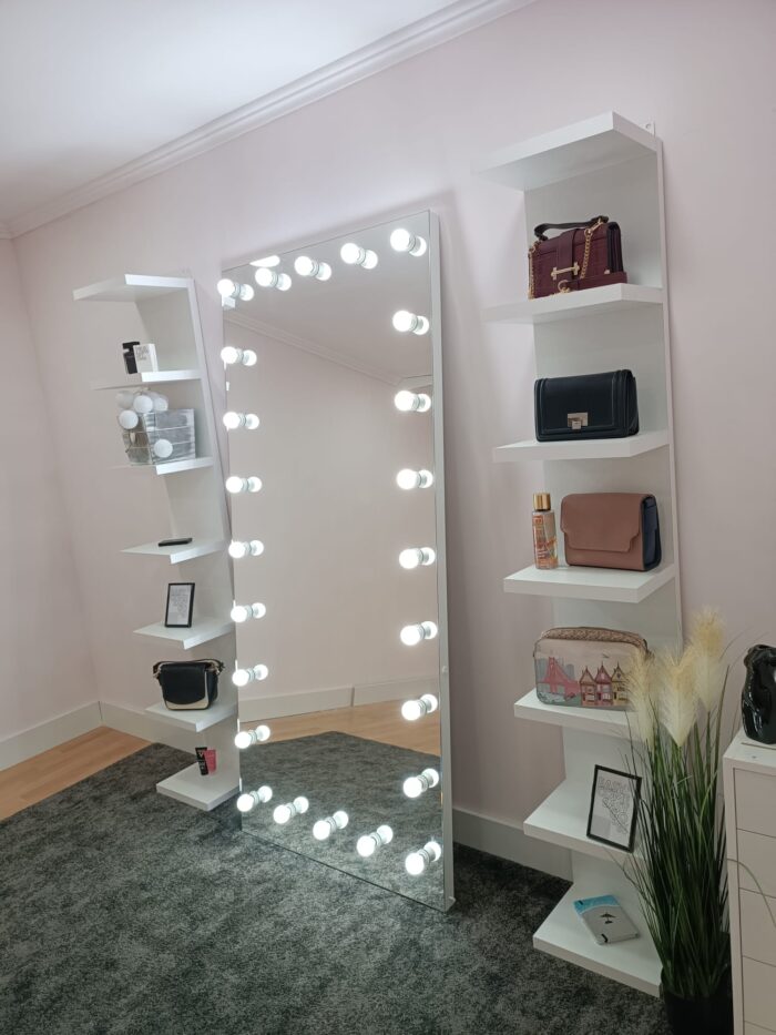 Frameless mirror