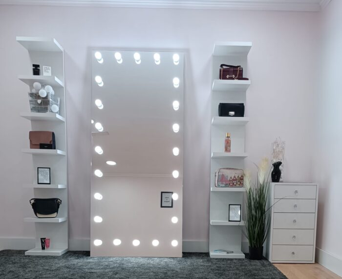 Frameless mirror