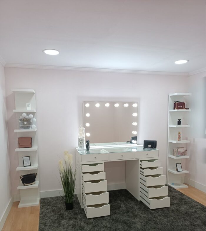 makeup vanity with lights