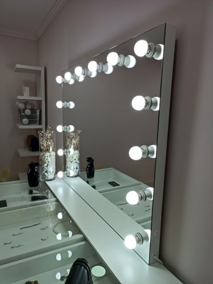 makeup vanity with lights