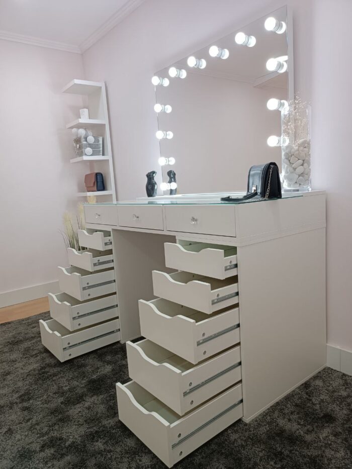 makeup vanity with lights