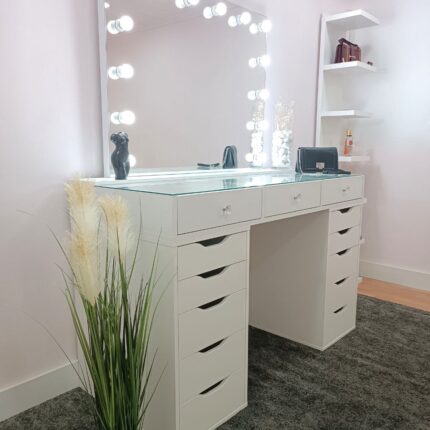 makeup vanity with lights