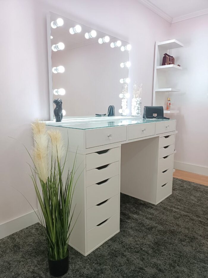 makeup vanity with lights