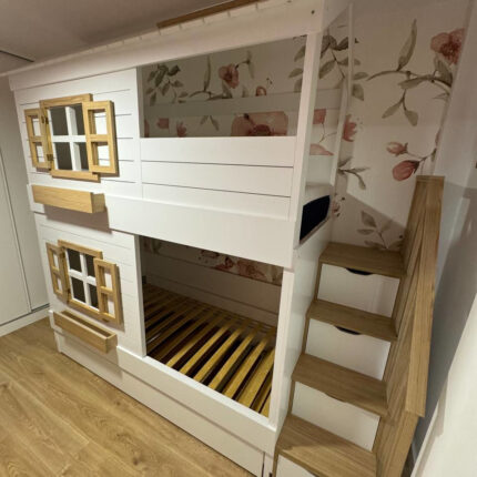 triple bunk bed